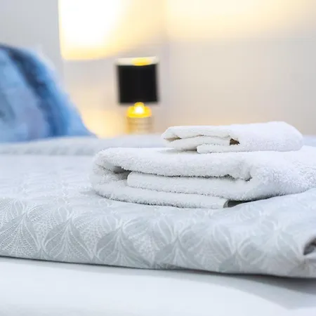 1 New Just Steps Away From Old Town And The Florence Bus Station * Praga